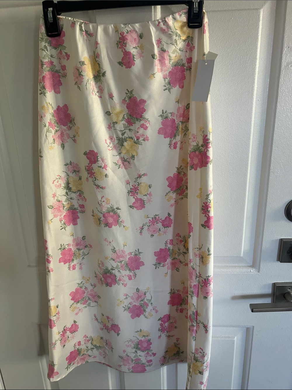 Olive &Oak Floral Satin Midi Skirt in Pink & Cream Sz S